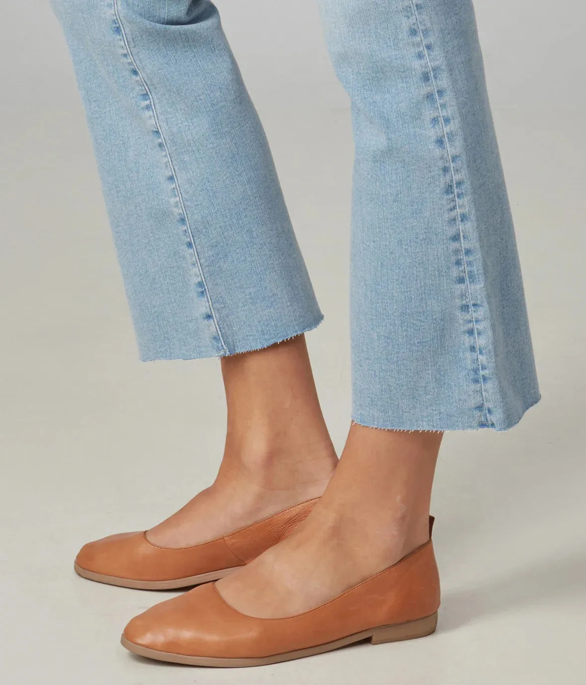 Billie High Rise Bootcut Jeans 28" Inseam Dusty Sky